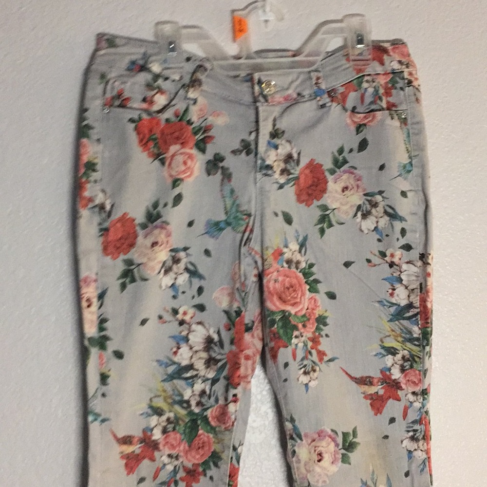 Jeans - Picture 2 of 5